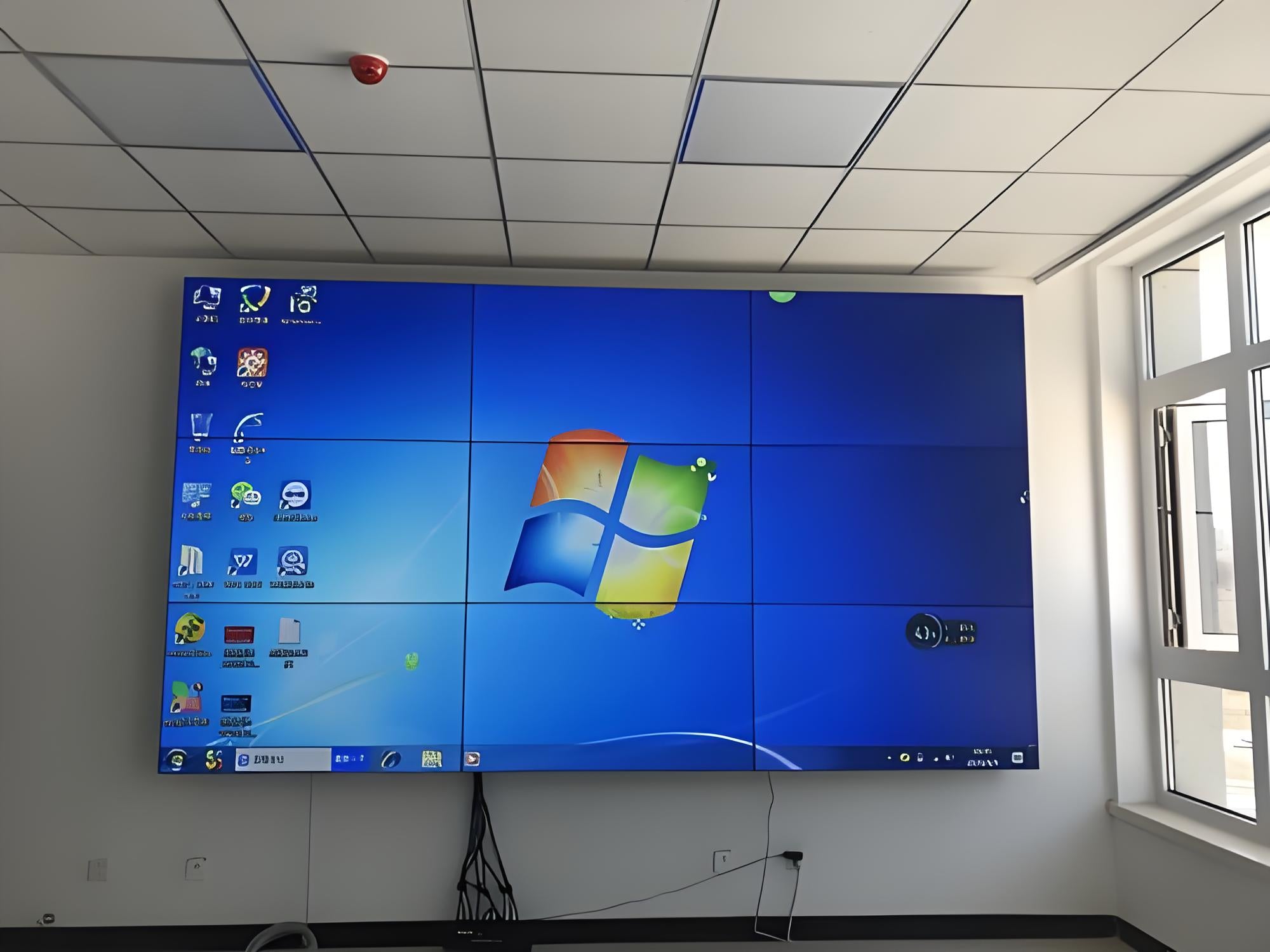 Mur vidéo LCD BOE 55 pouces – Kit 3x3 (9 panneaux) | 1920 x 1080 Full HD | 500 nits | Cadre ultra-fin 0,88 mm / 1,7 mm / 3,5 mm | Raccord HDMI et support mural inclus