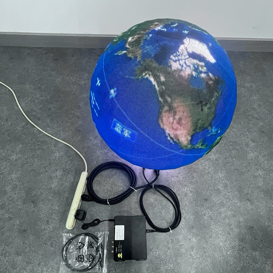 Kleines LED-Kugeldisplay für den Innenbereich – Durchmesser 40 cm / 50 cm / 60 cm / 85 cm (1,3 Fuß – 2,8 Fuß), P1.86 / P2 | 360°-Kugelbildschirm für Einzelhandel und Ausstellungen
