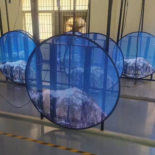 P3.91-P7.81 Transparente runde LED-Anzeige für den Innenbereich, einseitig, hohe Helligkeit, 3500 Nits, kreisförmiger LED-Bildschirm