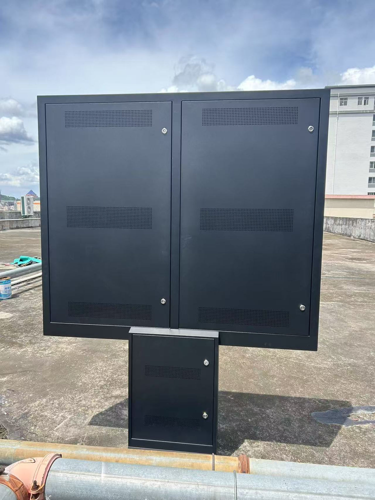 2500-Nit IP66 Outdoor Dual-Screen LCD Digital Signage | 43", 49" & 55" | Optical Bonding | Floor-Standing | Optional Touchscreen