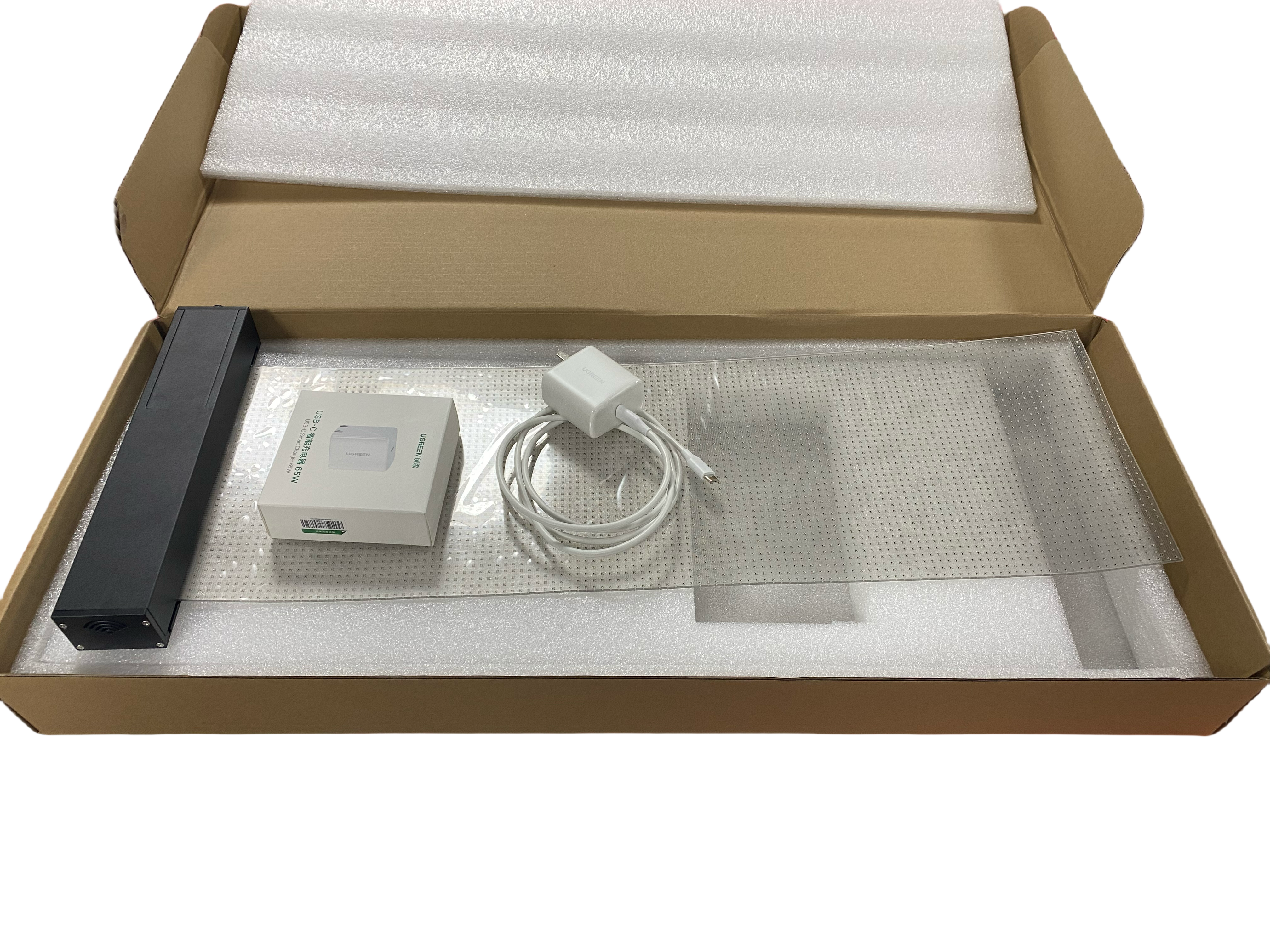 Film adhésif LED transparent P10 – 240 × 600 mm (9,45 × 23,62 po) | 1 500 nits | Écran autocollant en verre haute transparence pour vitrines et façades | Plug &amp; Play