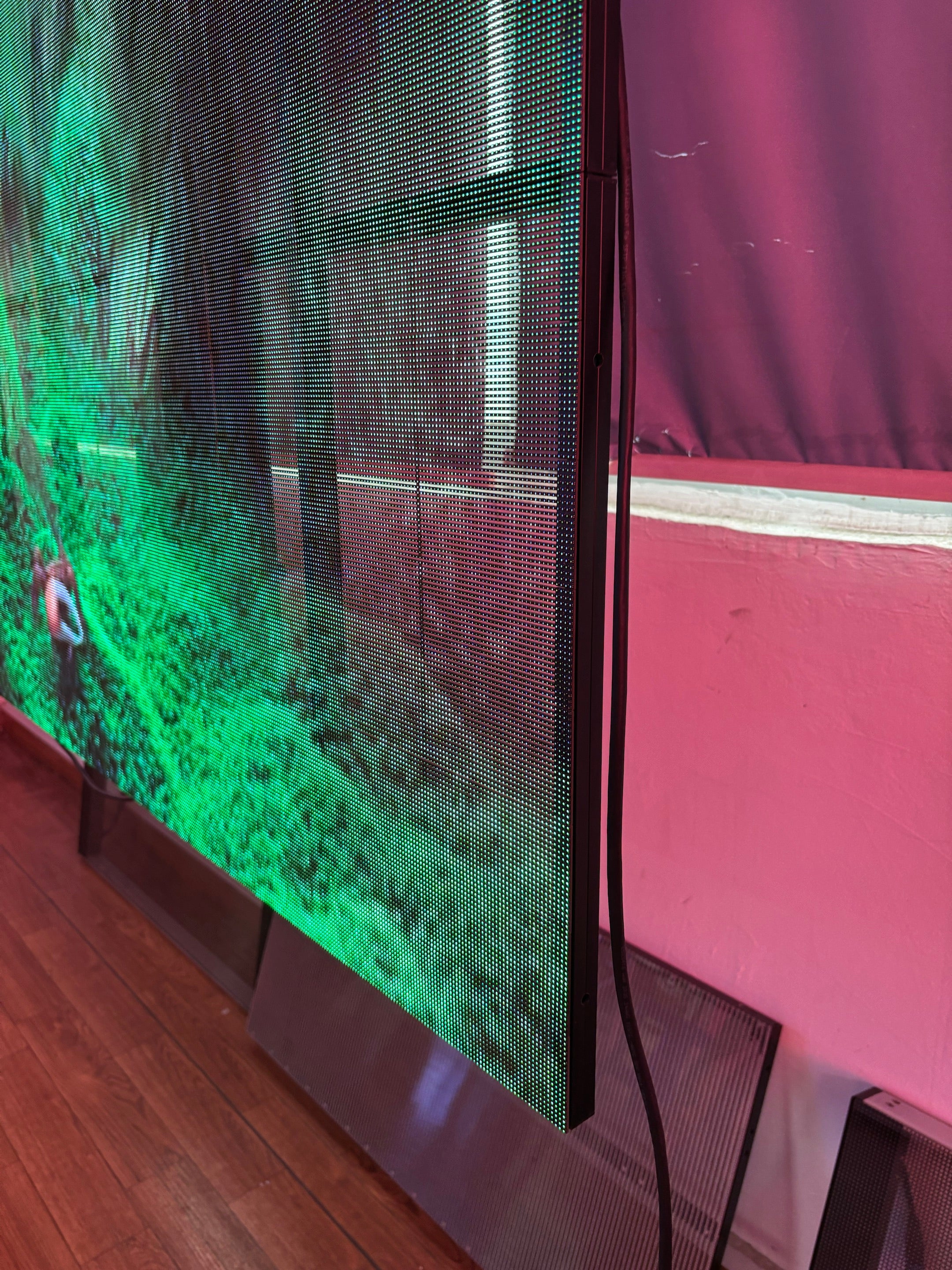 aClear Series Indoor Transparent LED Display Screen P3.125mm Pixel 3500nits in 1000x1000mm Aluminum Indoor Type for Glass/Window Display
