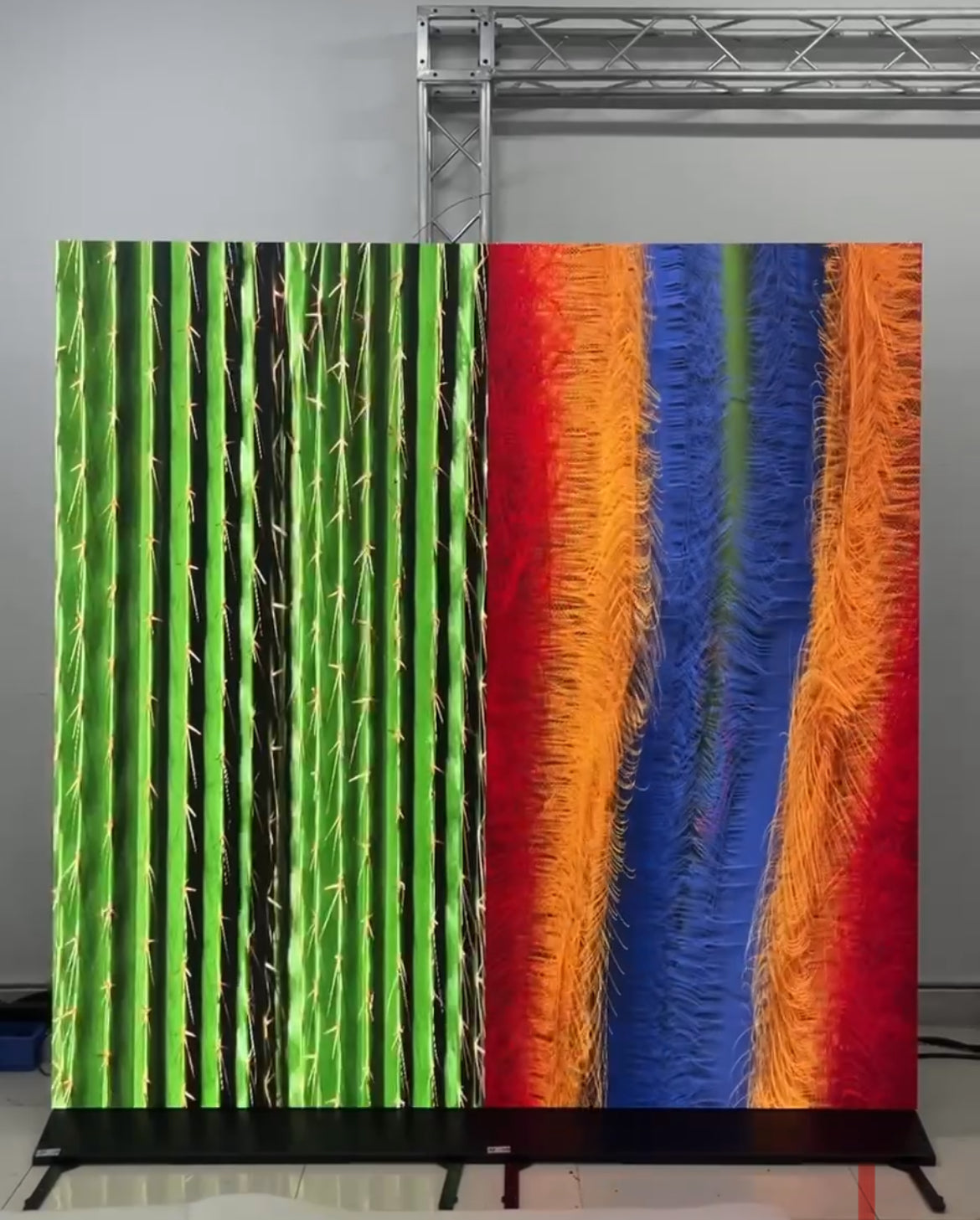 EP-RS Series Rollable LED Poster Display | 1000×2000mm | P2.6 / P1.95 / P1.56 / P1.25 | Lightweight, Flexible & Portable | Floor-standing with Detachable Frame