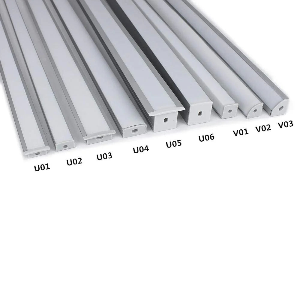 Profilés LED en aluminium en forme de V – Convient aux bandes LED de 1 à 10 mm | 1 mètre | Argenté / Noir | Blanc laiteux / Noir | Avec accessoires d'installation | Paquets de 5 / 6 / 10 / 12 / 20 | Stock local États-Unis/Royaume-Uni